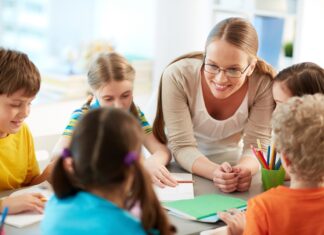 Pedagogika opiekuńczo-wychowawcza i jej zadania Pedagogika opiekuńczo-wychowawcza i jej zadania