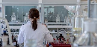 Co oznacza w chemii C?