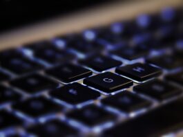 Jakie rodzaje danych o klientach powinny być gromadzone w systemie CRM?